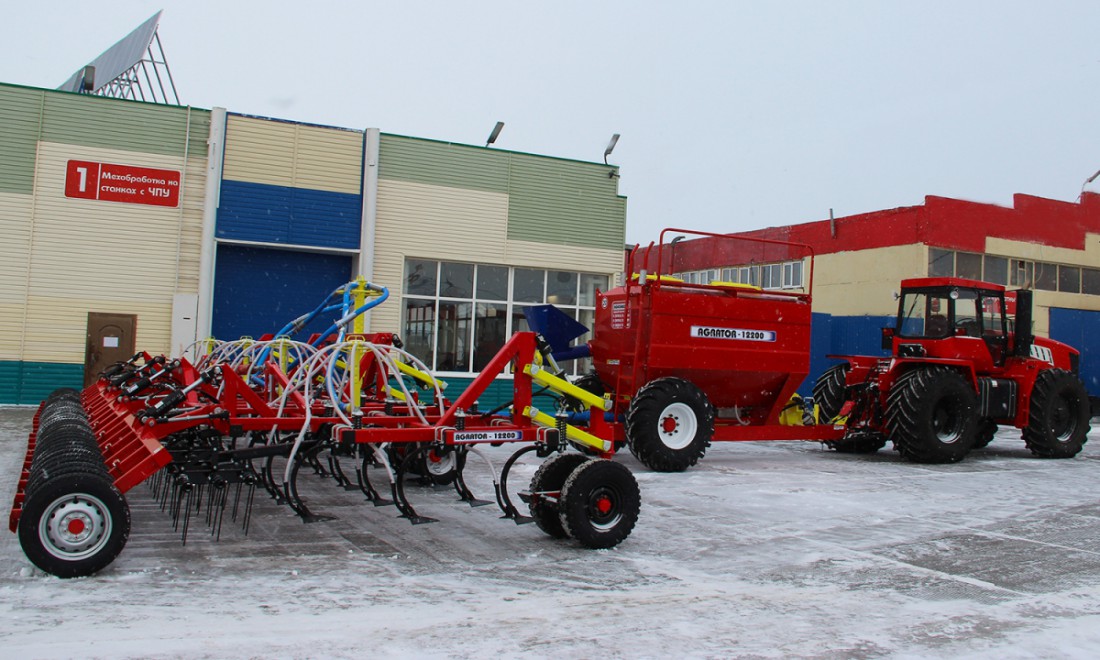 Отгружен широкозахватный посевной комплекс "Agrator-12200"